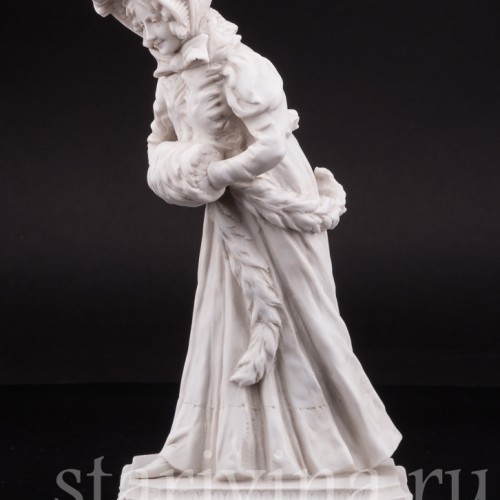 Фарфоровая статуэтка Девушка с муфтой, аллегория зимы Karl Ens, Германия, 1900 гг.