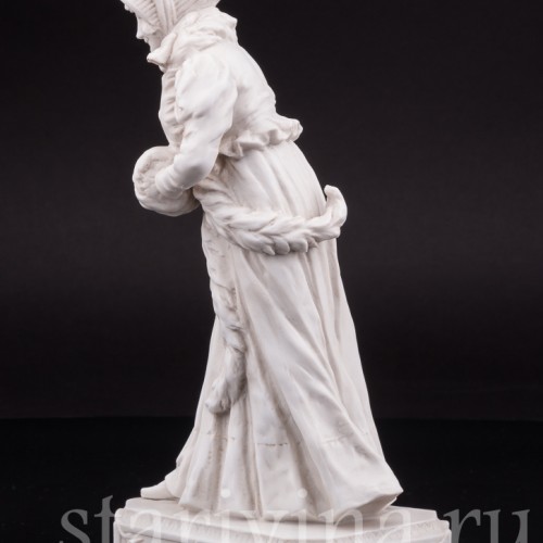 Фарфоровая статуэтка Девушка с муфтой, аллегория зимы Karl Ens, Германия, 1900 гг.