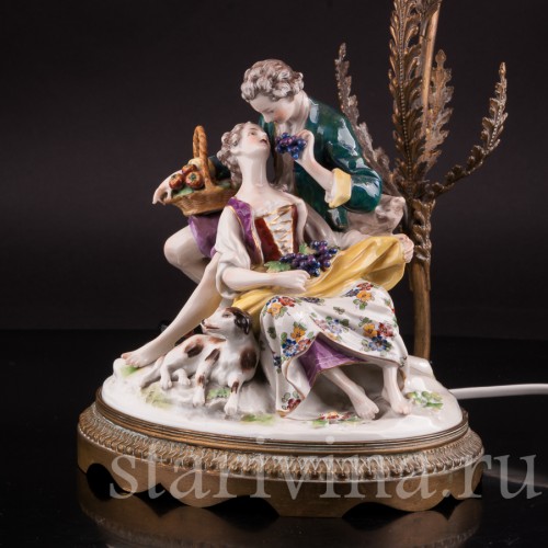 Лампа с фарфоровой статуэткой Пасторальная пара, Volkstedt, Германия, кон. 19 в.