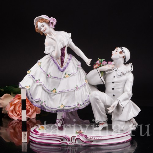 Редкая фарфоровая статуэтка Пьеро и Коломбина, Volkstedt, Германия, нач. 20 в.