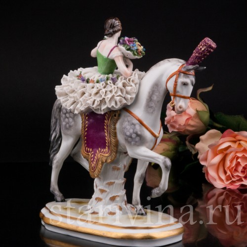 Антикварная статуэтка девушки Наездница, кружевная, Muller & Co, Германия, нач. 20 в.