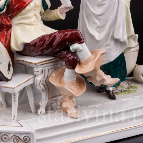 Редкая фарфоровая статуэтка Кавалер и трактирщица, Scheibe-Alsbach, Германия, 1925-72 гг.