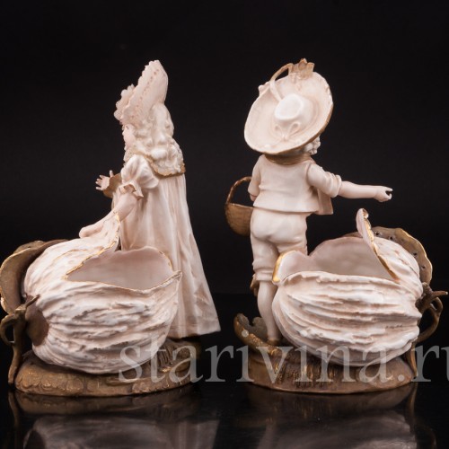 Фарфоровая статуэтка Дети с бутонами лотоса, Ernst Wahliss, Австрия, 1897-1906 гг.