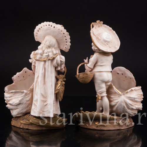 Фарфоровая статуэтка Дети с бутонами лотоса, Ernst Wahliss, Австрия, 1897-1906 гг.