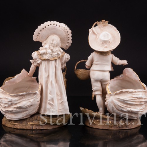 Фарфоровая статуэтка Дети с бутонами лотоса, Ernst Wahliss, Австрия, 1897-1906 гг.