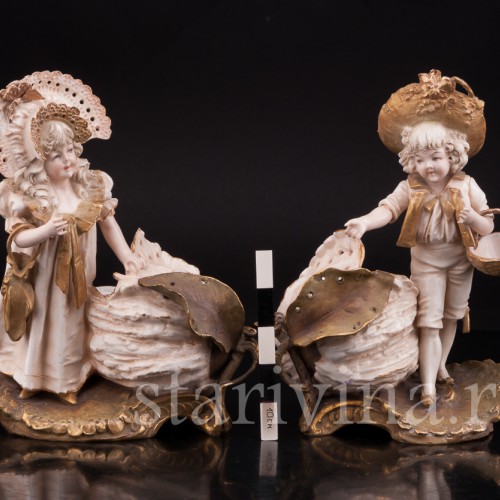 Фарфоровая статуэтка Дети с бутонами лотоса, Ernst Wahliss, Австрия, 1897-1906 гг.