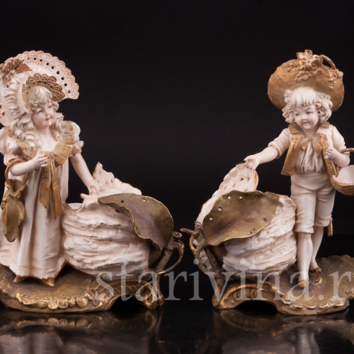 Фарфоровая статуэтка Дети с бутонами лотоса, Ernst Wahliss, Австрия, 1897-1906 гг.