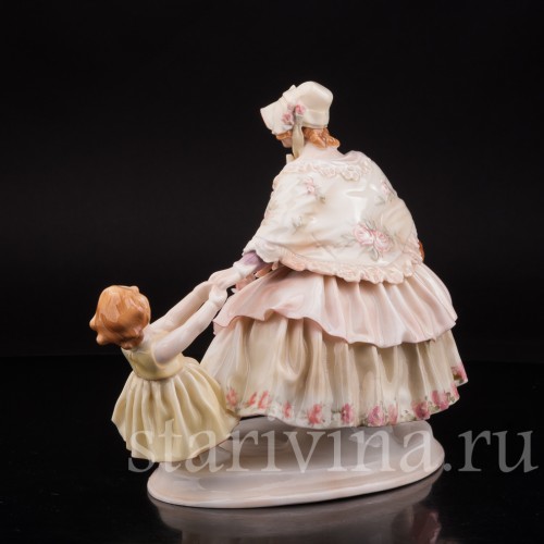 Уцененная статуэтка из фарфора Мама с дочками, Karl Ens, Германия, 1920-30 гг.