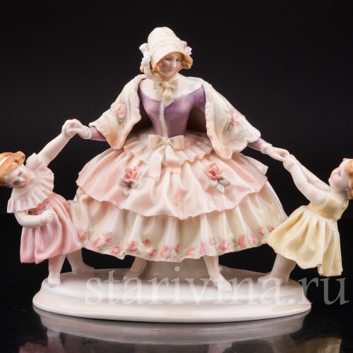Уцененная статуэтка из фарфора Мама с дочками, Karl Ens, Германия, 1920-30 гг.