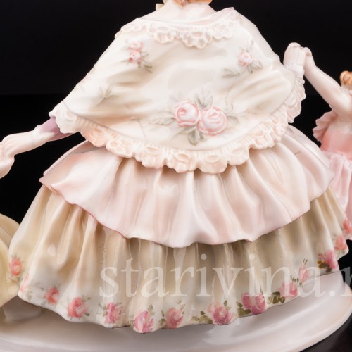 Уцененная статуэтка из фарфора Мама с дочками, Karl Ens, Германия, 1920-30 гг.