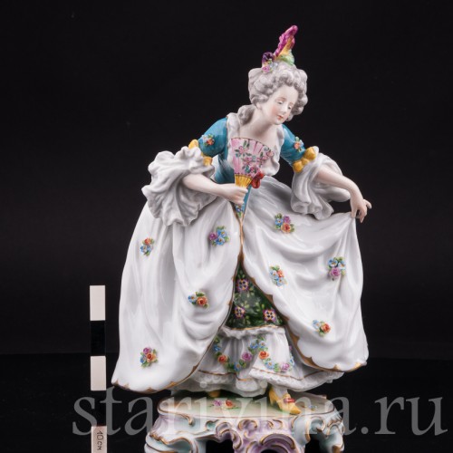 Фарфоровая статуэтка Дама с веером, E. A. Muller, Германия, кон. 19, нач. 20 вв.