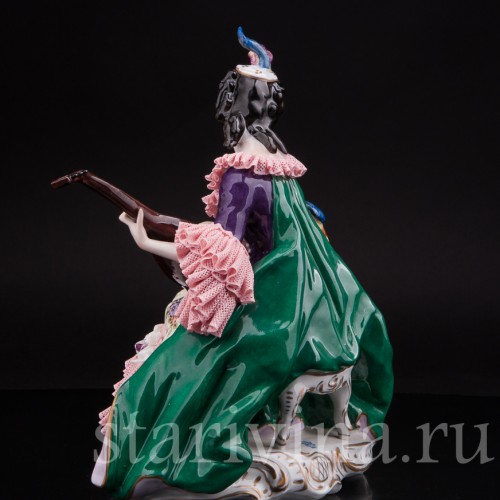 Фарфоровая статуэтка Девушка с лютней и попугаем, кружевная, Volkstedt, Германия, вт. пол. 20 в.