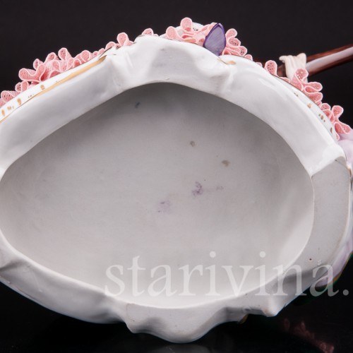 Фарфоровая статуэтка Девушка с лютней и попугаем, кружевная, Volkstedt, Германия, вт. пол. 20 в.