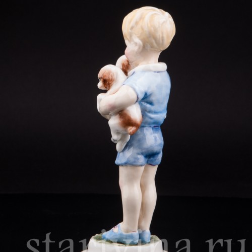 Фигурка из фарфора Мальчик со щенками, Royal Worcester, Великобритания, 1959 год.