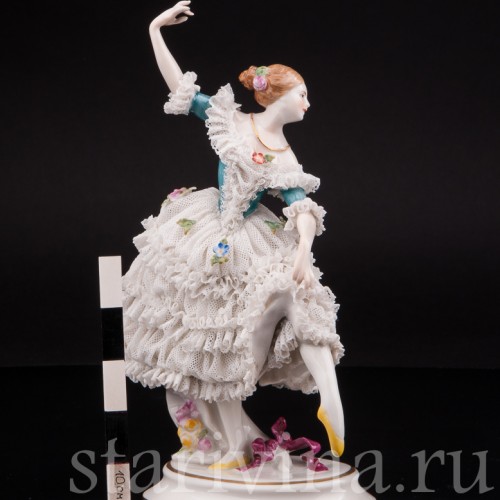 Фарфоровая статуэтка танцовщицы Балерина, кружевная, Volkstedt, Германия, кон. 19 - нач. 20 вв.