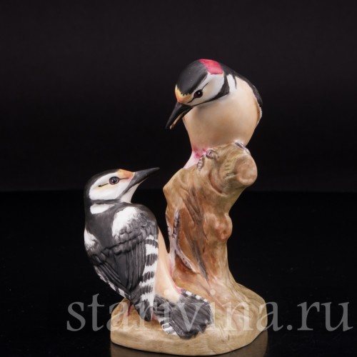 Бисквитная композиция птиц Большие пестрые дятлы, Royal Worcester, Великобритания.