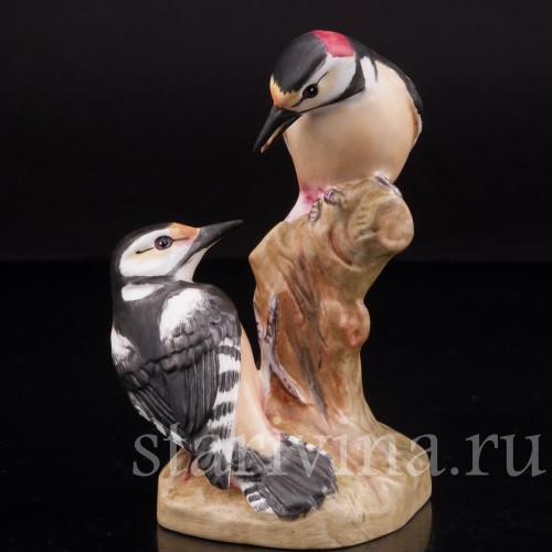 Бисквитная композиция птиц Большие пестрые дятлы, Royal Worcester, Великобритания.