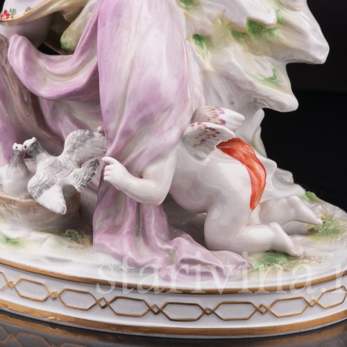 Фарфоровая статуэтка Венера и Купидон, Volkstedt, Германия, кон. 19 - нач. 20 вв.