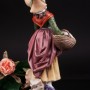 Фарфоровая статуэтка девушки Цветочница, Германия, кон. 19 - нач. 20 вв.
