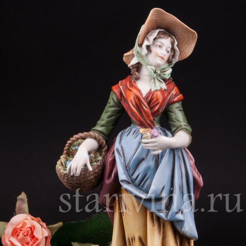 Фарфоровая статуэтка девушки Цветочница, Германия, кон. 19 - нач. 20 вв.