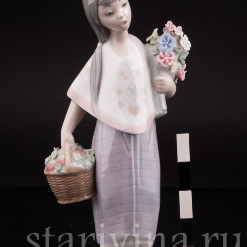Девушка с цветами, Lladro, Испания, 1974-77 гг.