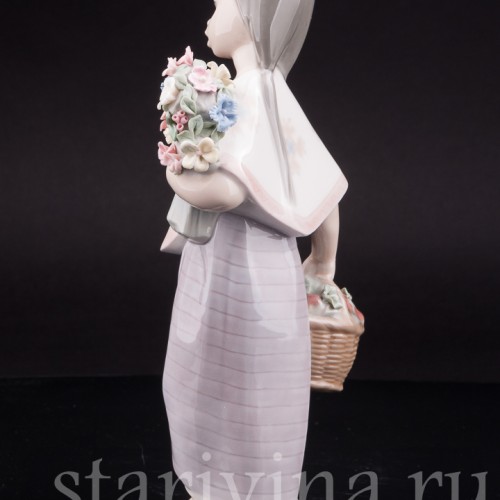 Девушка с цветами, Lladro, Испания, 1974-77 гг.