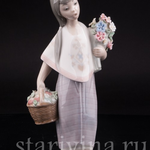 Девушка с цветами, Lladro, Испания, 1974-77 гг.