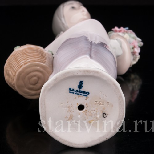 Девушка с цветами, Lladro, Испания, 1974-77 гг.