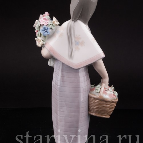 Девушка с цветами, Lladro, Испания, 1974-77 гг.