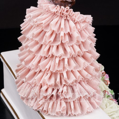 Статуэтка из фарфора Дама с букетом, кружевная, Muller & Co, Германия, нач. 20 в.