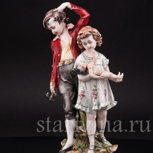 Фигурка из фарфора "Сломанная кукла" Capodimonte, Италия, вт. пол. 20 в.