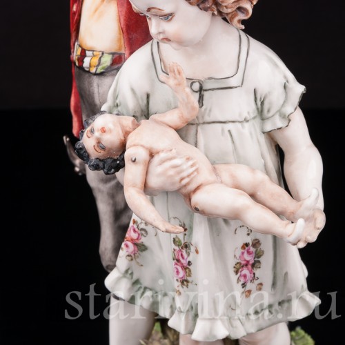 Фигурка из фарфора "Сломанная кукла" Capodimonte, Италия, вт. пол. 20 в.