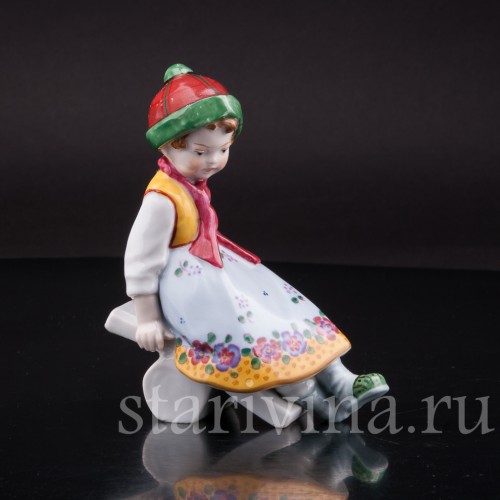 Фигурка из фарфора Девочка на качелях E. A. Muller, Германия, 1890-27 ГГ.