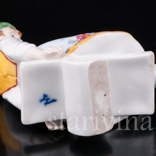 Фигурка из фарфора Девочка на качелях E. A. Muller, Германия, 1890-27 ГГ.