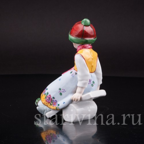 Фигурка из фарфора Девочка на качелях E. A. Muller, Германия, 1890-27 ГГ.