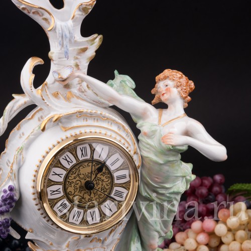 Фарфоровые часы Щедрая лоза, Sitzendorf, Германия, пер. пол. 20 в.