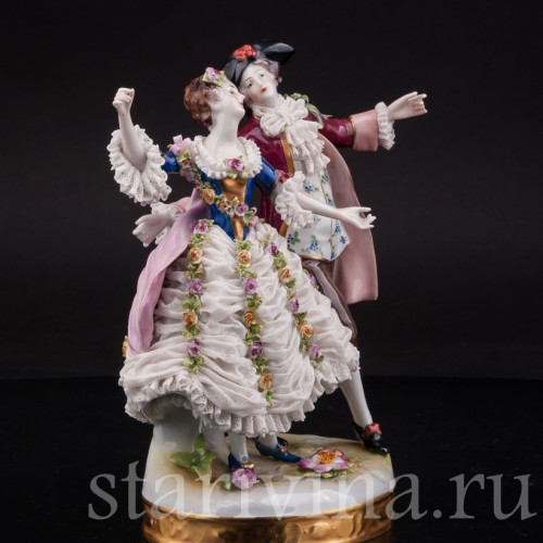 Фарфоровая статуэтка Балерина Камарго с кавалером, кружевная, Volkstedt, Германия, до 1935 года.