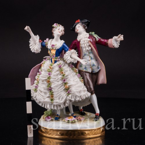 Фарфоровая статуэтка Балерина Камарго с кавалером, кружевная, Volkstedt, Германия, до 1935 года.