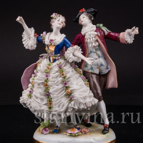 Фарфоровая статуэтка Балерина Камарго с кавалером, кружевная, Volkstedt, Германия, до 1935 года.