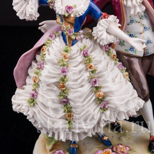 Фарфоровая статуэтка Балерина Камарго с кавалером, кружевная, Volkstedt, Германия, до 1935 года.