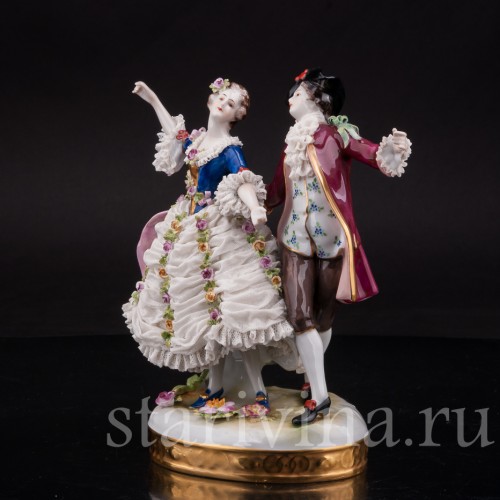 Фарфоровая статуэтка Балерина Камарго с кавалером, кружевная, Volkstedt, Германия, до 1935 года.