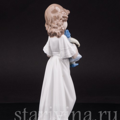 Фигурка из фарфора Девочка с куклой, NAO, Испания, 1989 год.