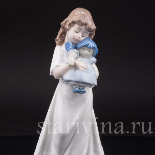 Фигурка из фарфора Девочка с куклой, NAO, Испания, 1989 год.