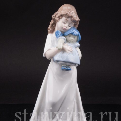 Фигурка из фарфора Девочка с куклой, NAO, Испания, 1989 год.