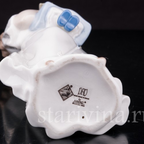 Фигурка из фарфора Девочка с куклой, NAO, Испания, 1989 год.