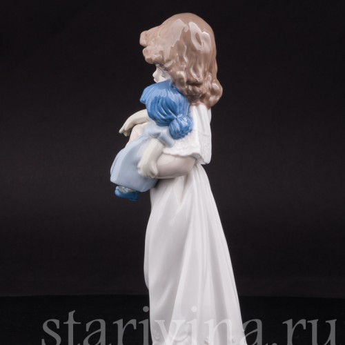 Фигурка из фарфора Девочка с куклой, NAO, Испания, 1989 год.
