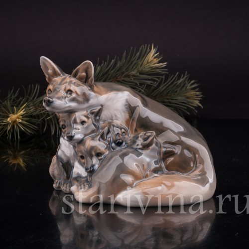 Фарфоровая статуэтка Лиса с лисятами, Royal Copenhagen, Дания, 1969-73 гг.