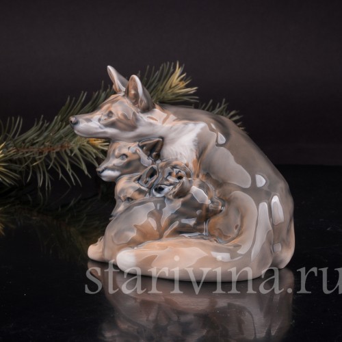 Фарфоровая статуэтка Лиса с лисятами, Royal Copenhagen, Дания, 1969-73 гг.