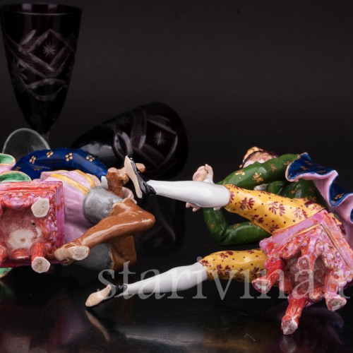 Антикварная фарфоровая композиция Кавалеры, играющие в бильбоке, Франция, кон. 19 - нач. 20 вв.