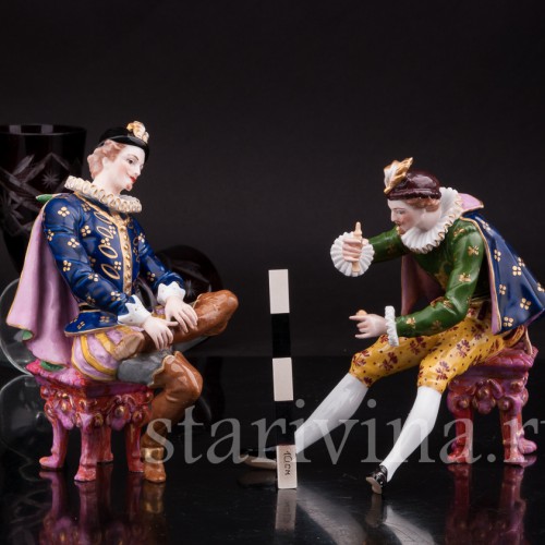 Антикварная фарфоровая композиция Кавалеры, играющие в бильбоке, Франция, кон. 19 - нач. 20 вв.